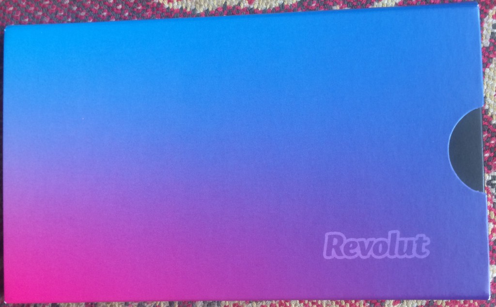 Упаковка от Revolut Card